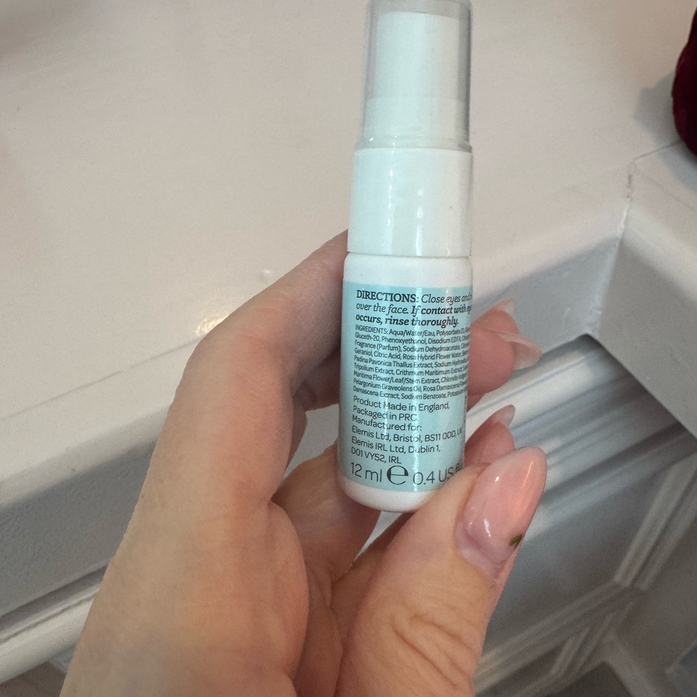 ELEMIS Skincare Set with Red Temperley London cosmetic case - Picture 11 of 15